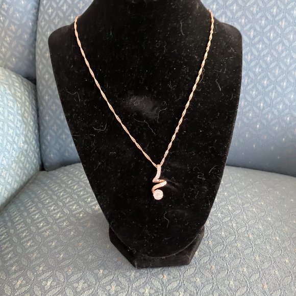 NWOT Rose Gold and CZ Swirl Pendant Necklace - Picture 3 of 3
